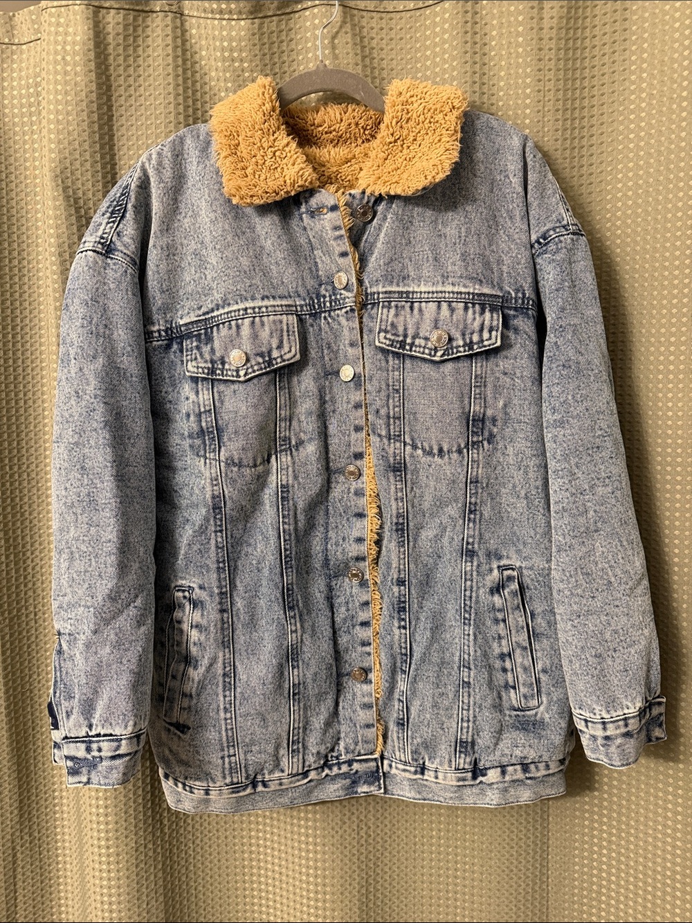 Women's Acid Wash Denim Jacket with Tan Sherpa Collar